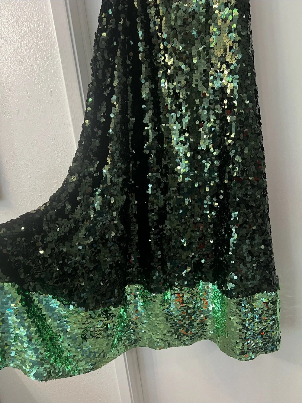Zara NWOT Green Full Sequin V-neck A-line Midi Size XS-S wedding prom fancy